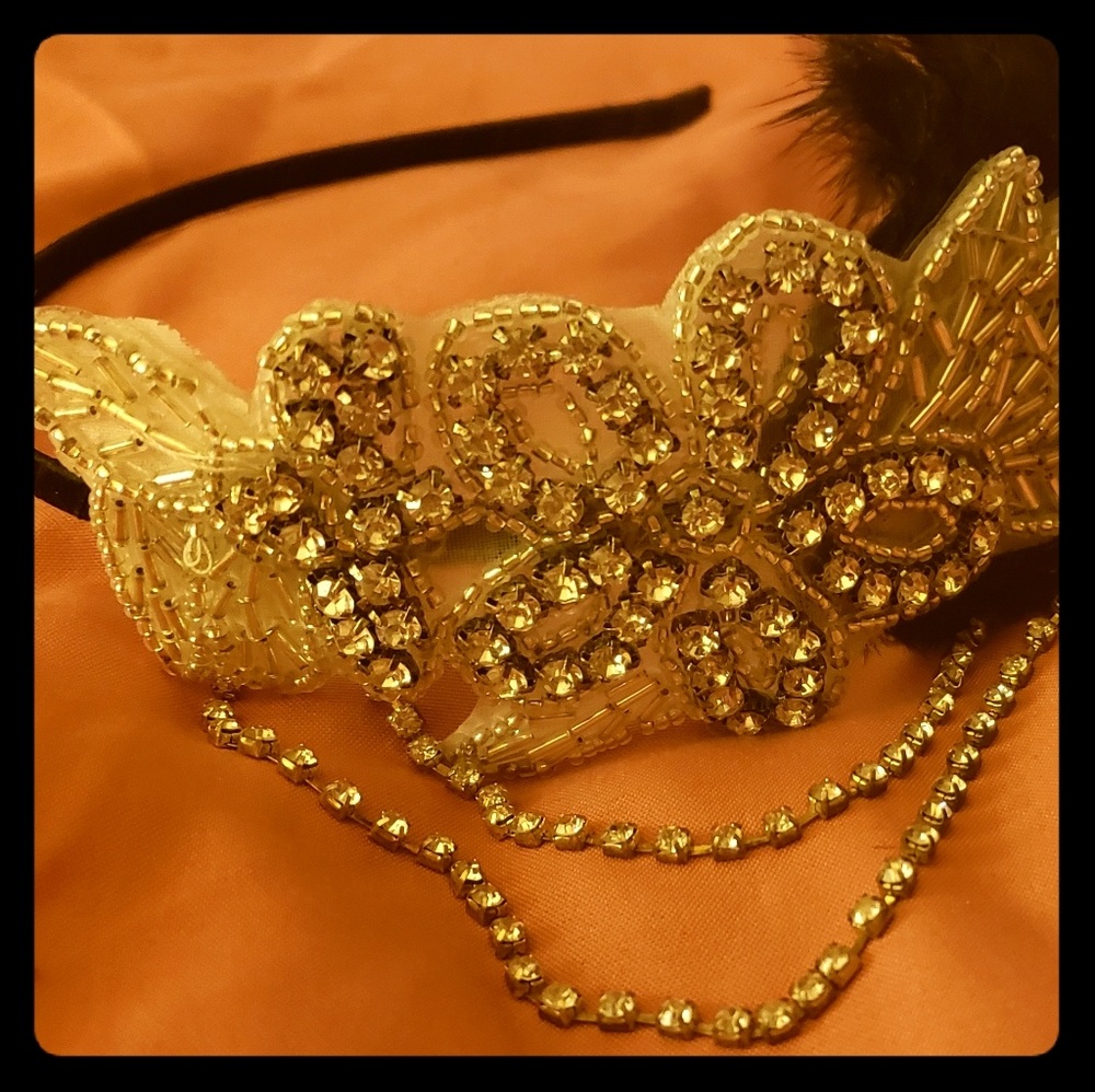 Flapper style headband